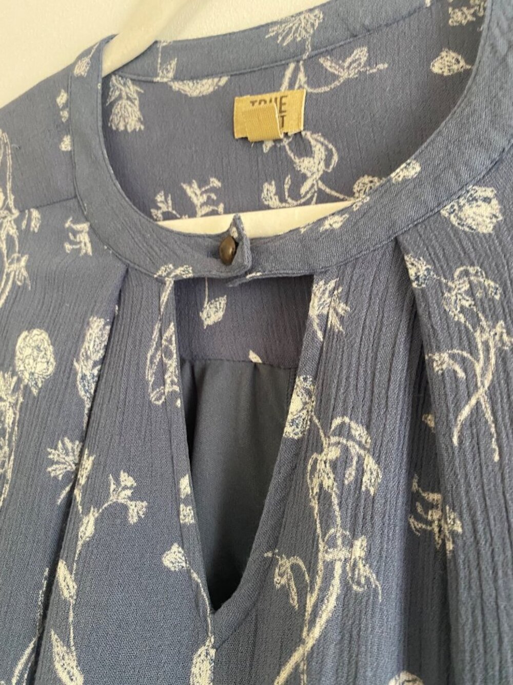 True Craft Women's Blue Floral Dress With Keyhole Neckline & Long Sleeves Size S - Picture 4 of 8